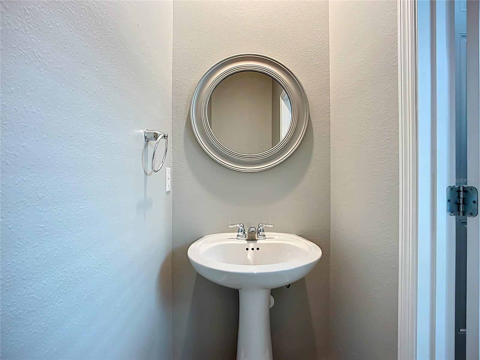 11829 CLARE HILL AVE — photo 17