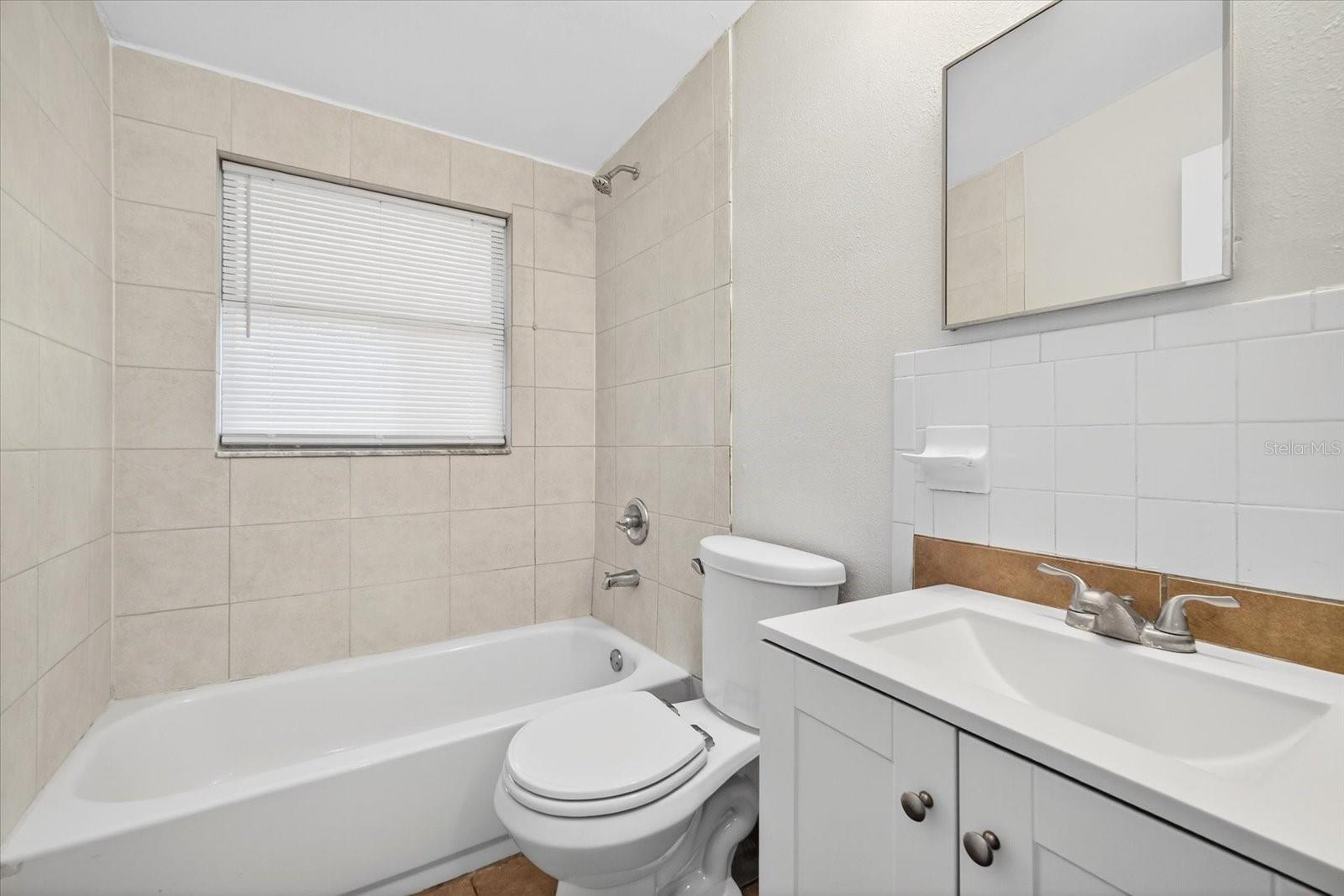 11015 MARTHA AVE — photo 4