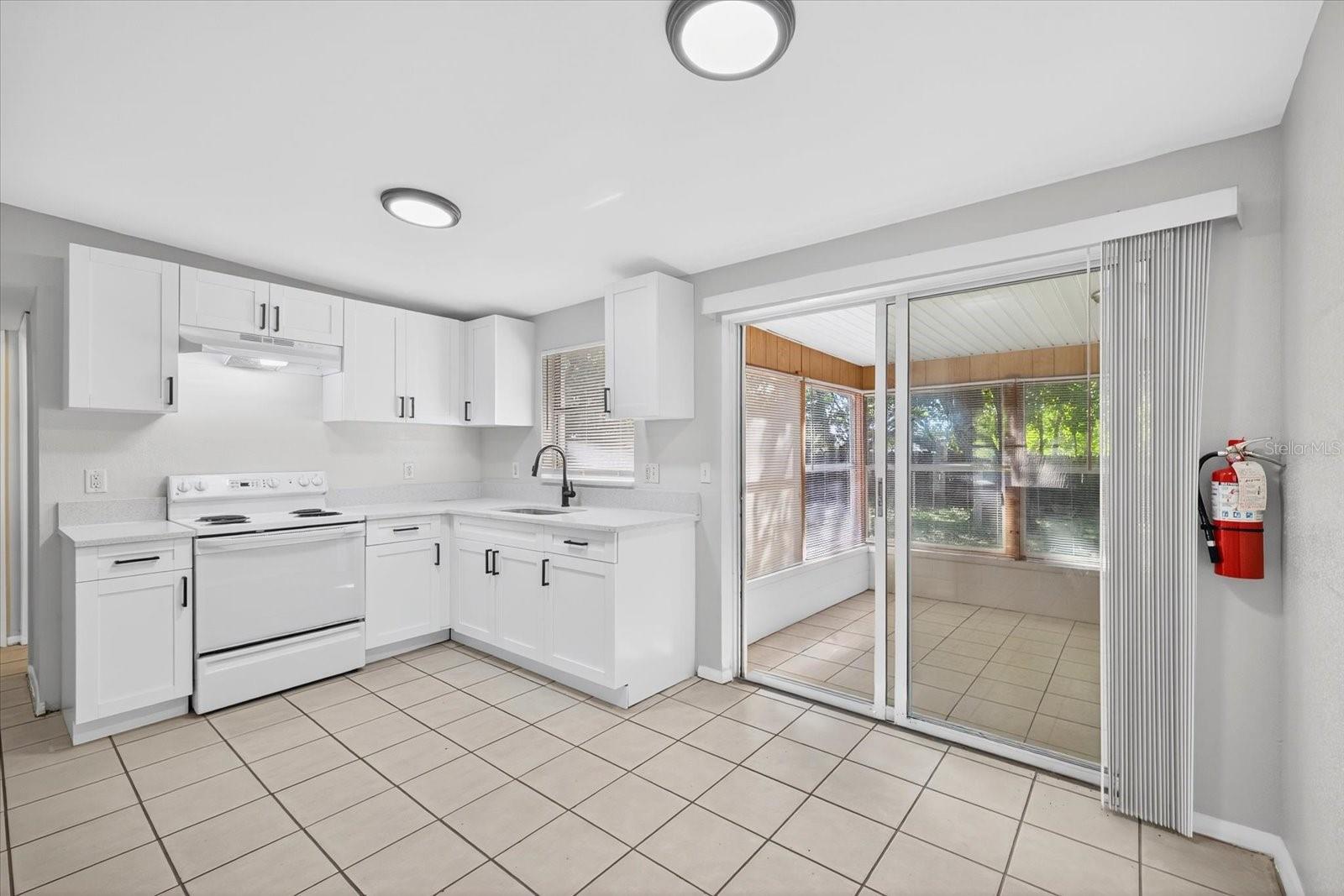 11015 MARTHA AVE — photo 2