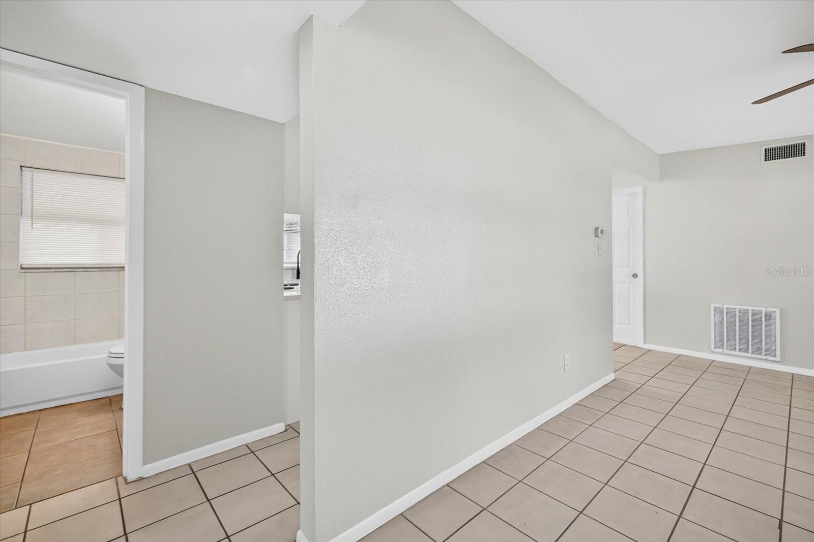 11015 MARTHA AVE — photo 9