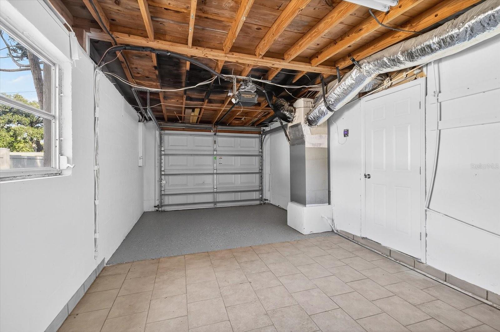 11015 MARTHA AVE — photo 19