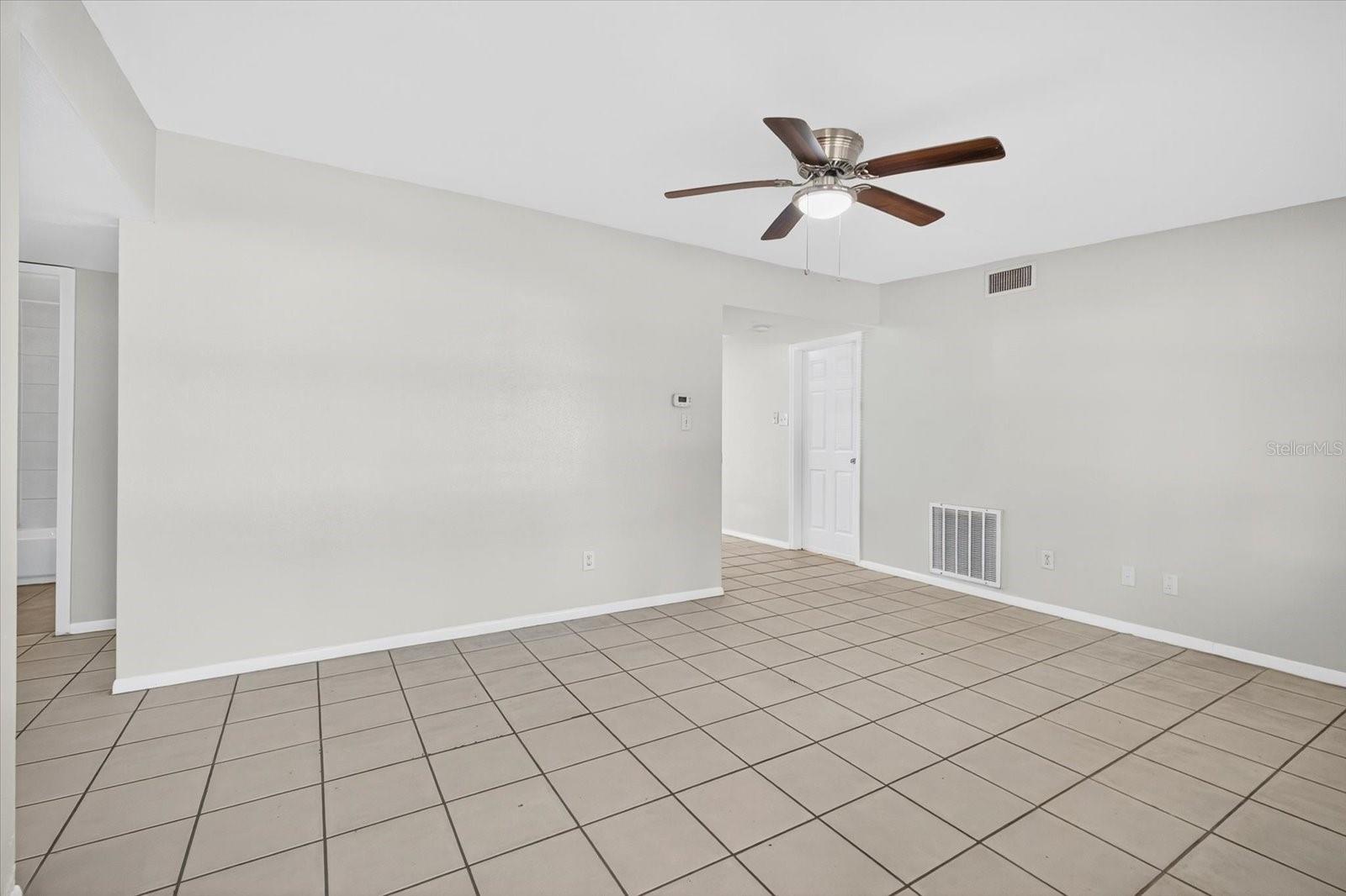11015 MARTHA AVE — photo 3