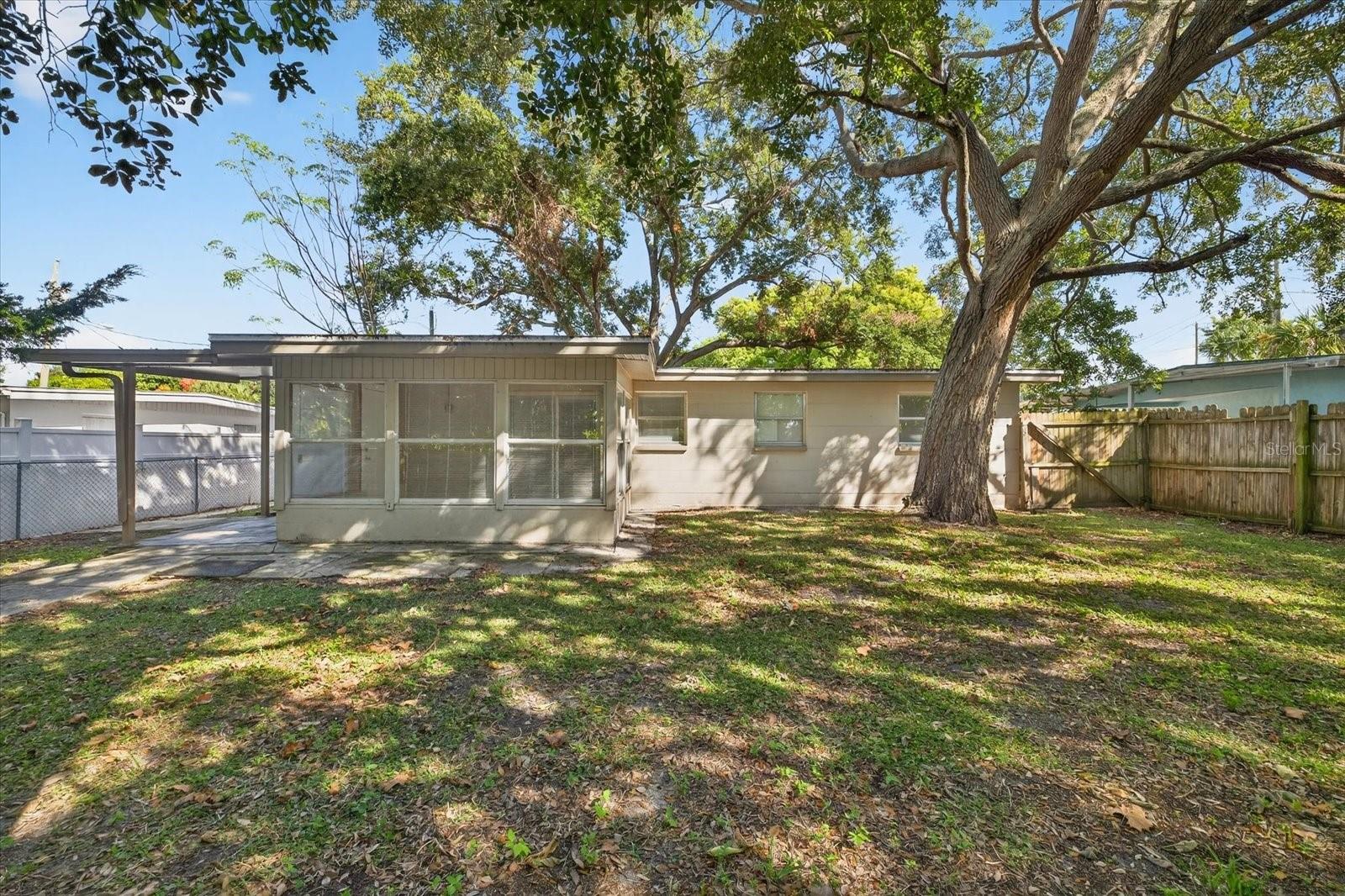 11015 MARTHA AVE — photo 22
