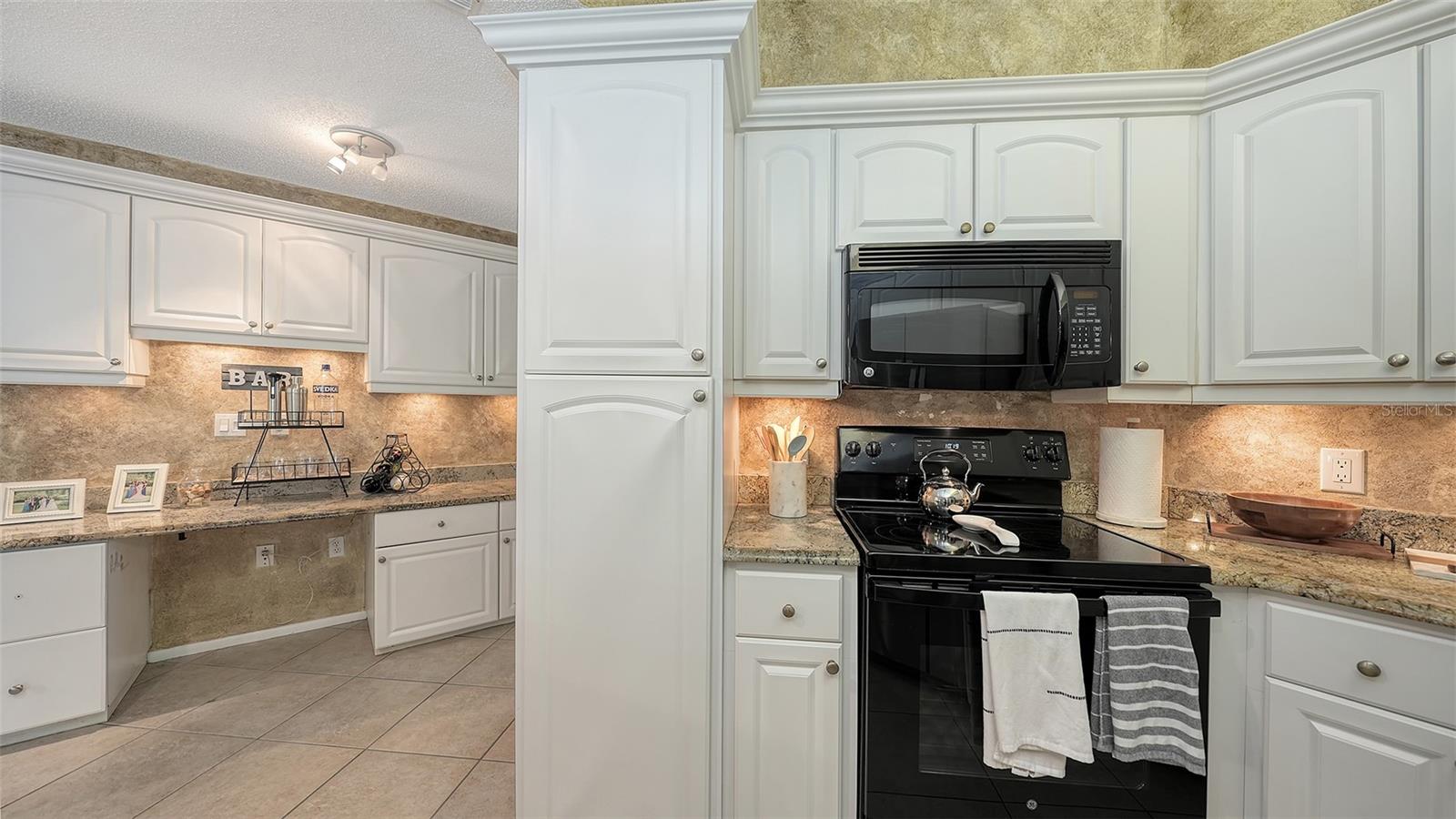 2246 CORK OAK ST W — photo 23