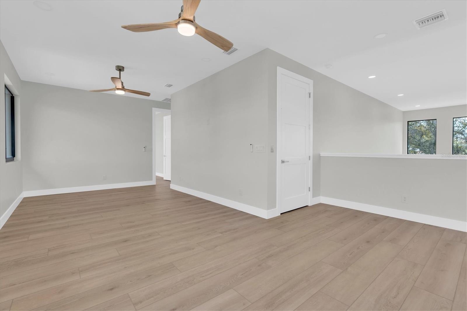 5966 BAYVIEW CIR S — photo 32