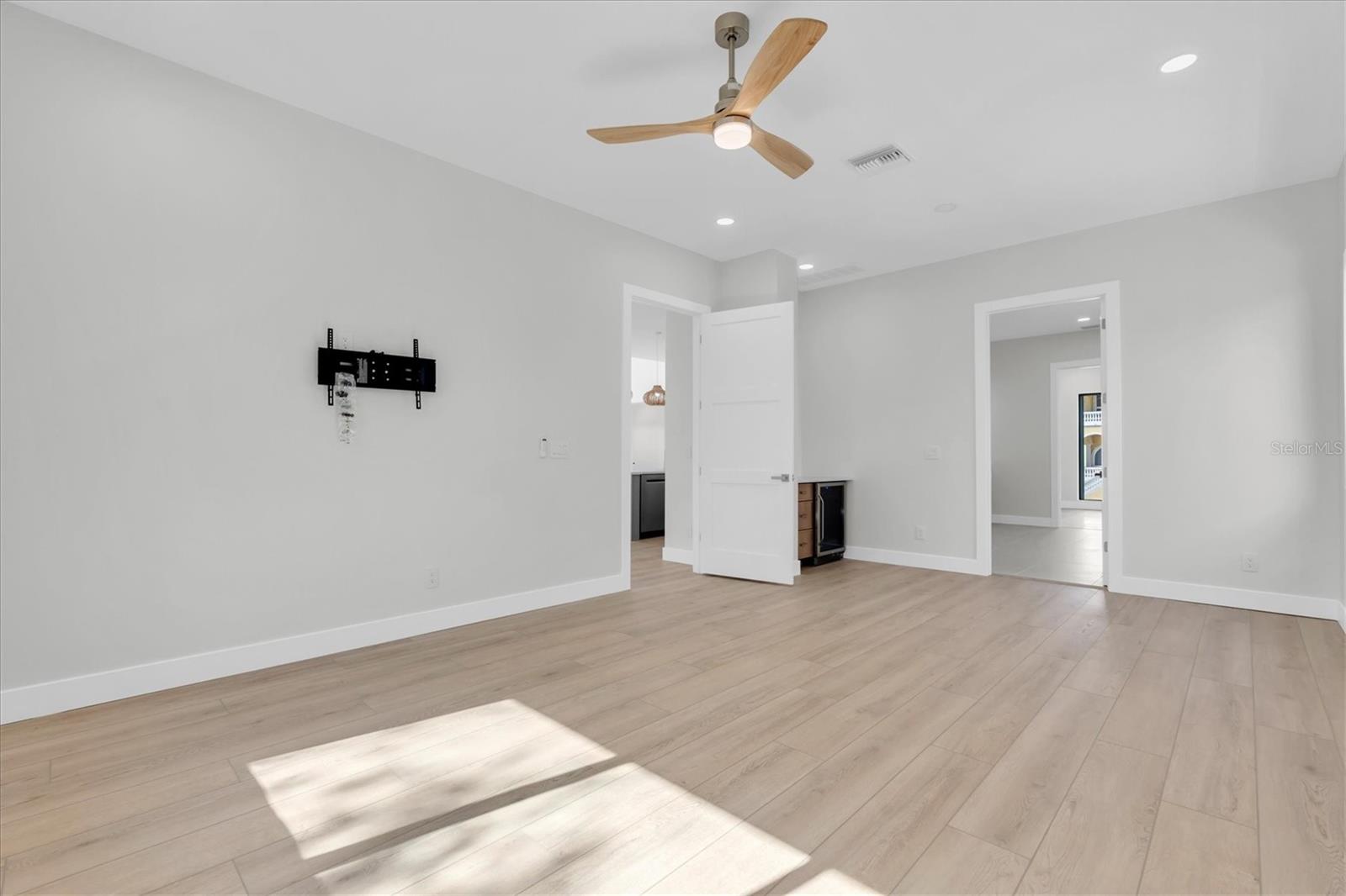 5966 BAYVIEW CIR S — photo 25