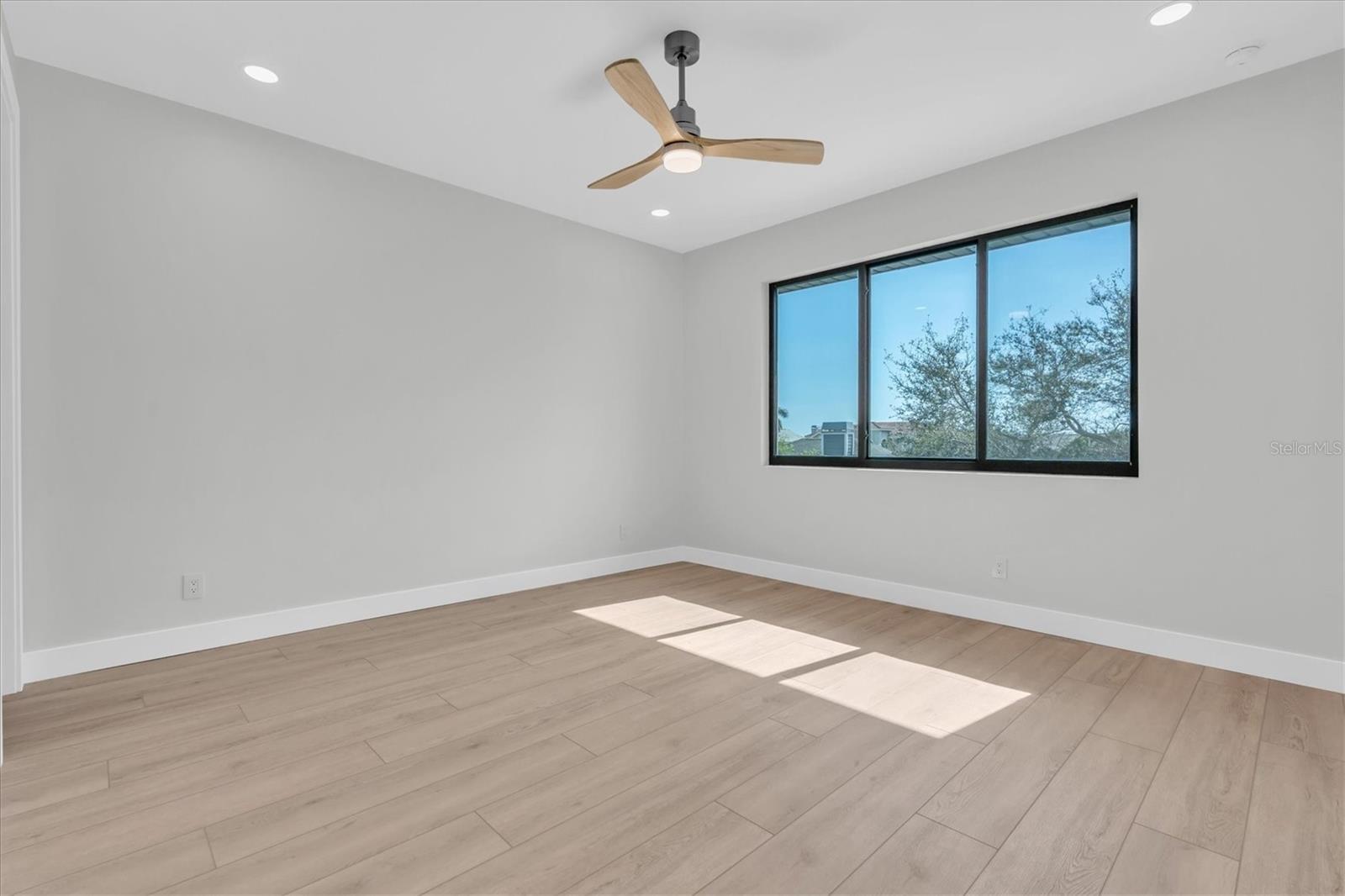 5966 BAYVIEW CIR S — photo 38