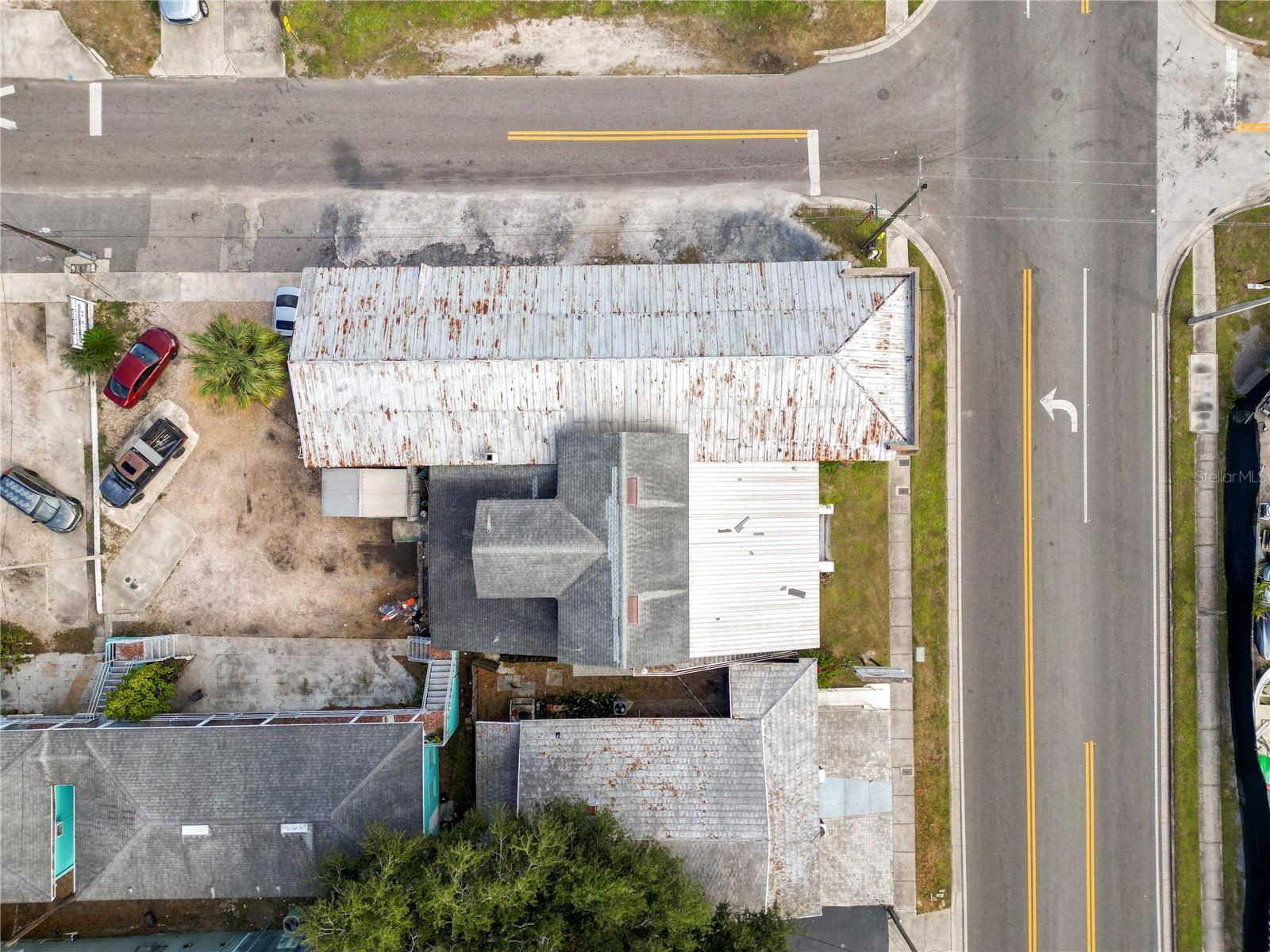 702 W DR MARTIN LUTHER KING JR BLVD — photo 24