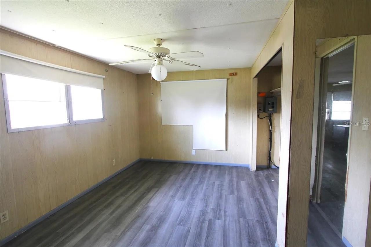 6021 RIDGEWOOD DR — photo 6