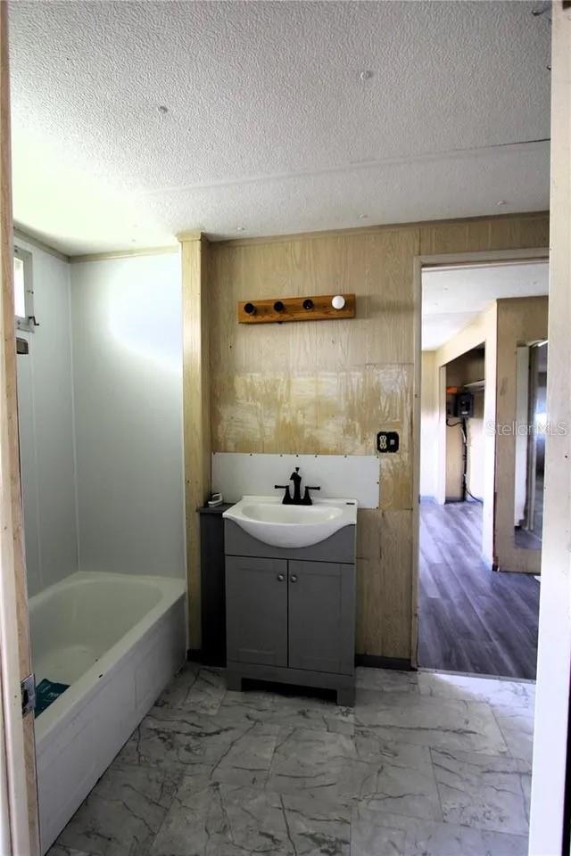 6021 RIDGEWOOD DR — photo 10