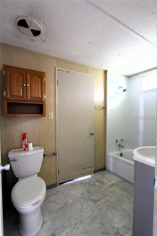 6021 RIDGEWOOD DR — photo 11