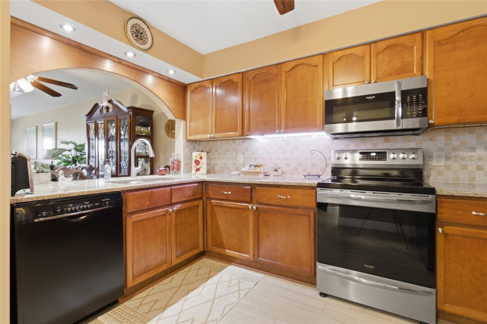 5567 SEA FOREST DR #323 — photo 14