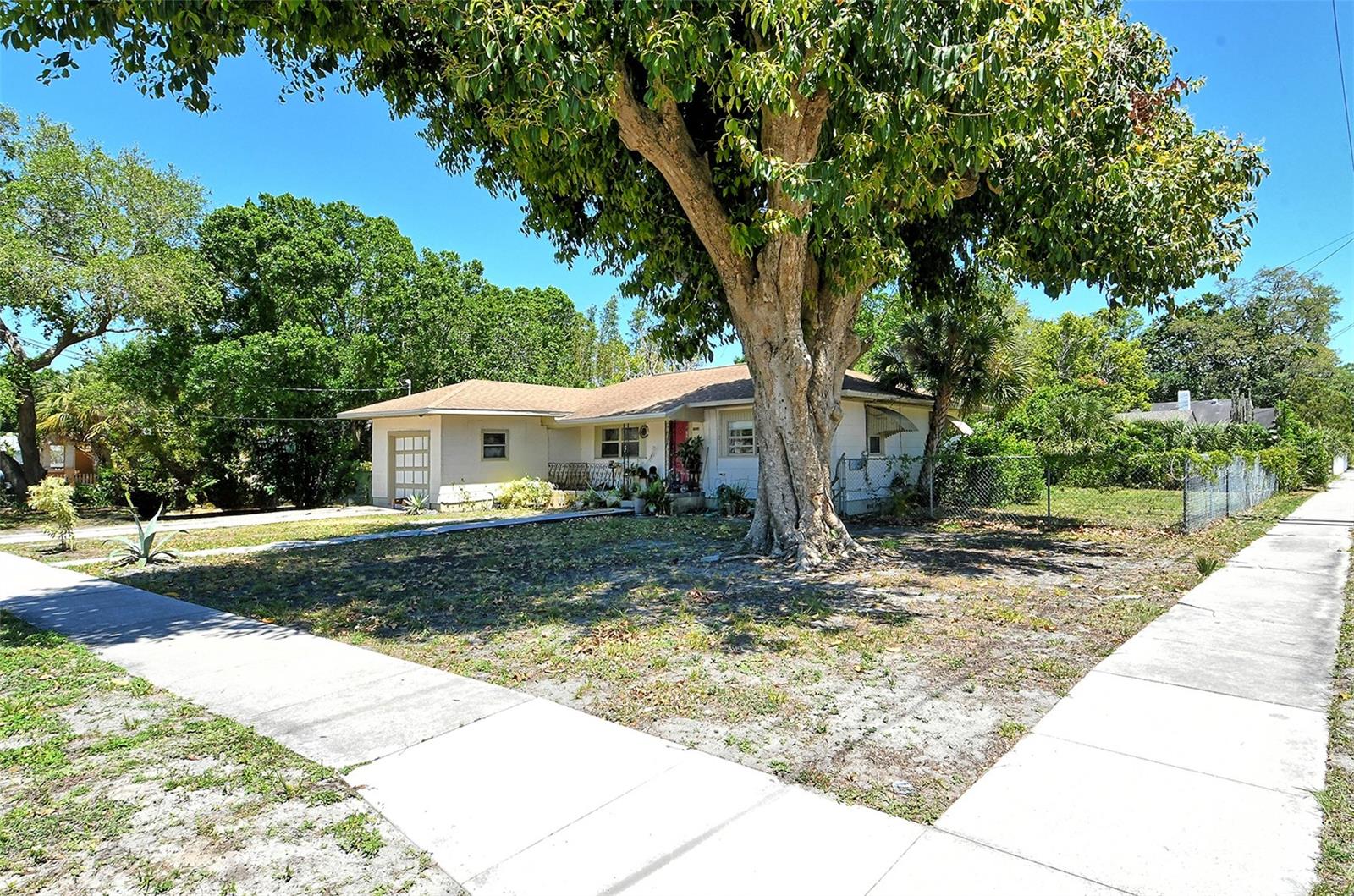 1504 COCOANUT AVE — photo 5