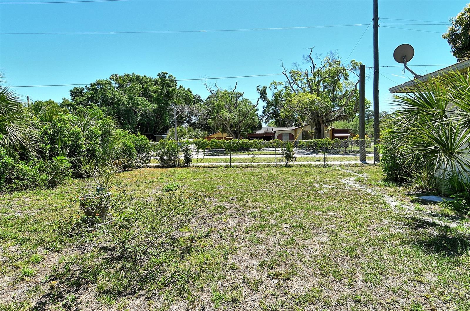 1504 COCOANUT AVE — photo 7