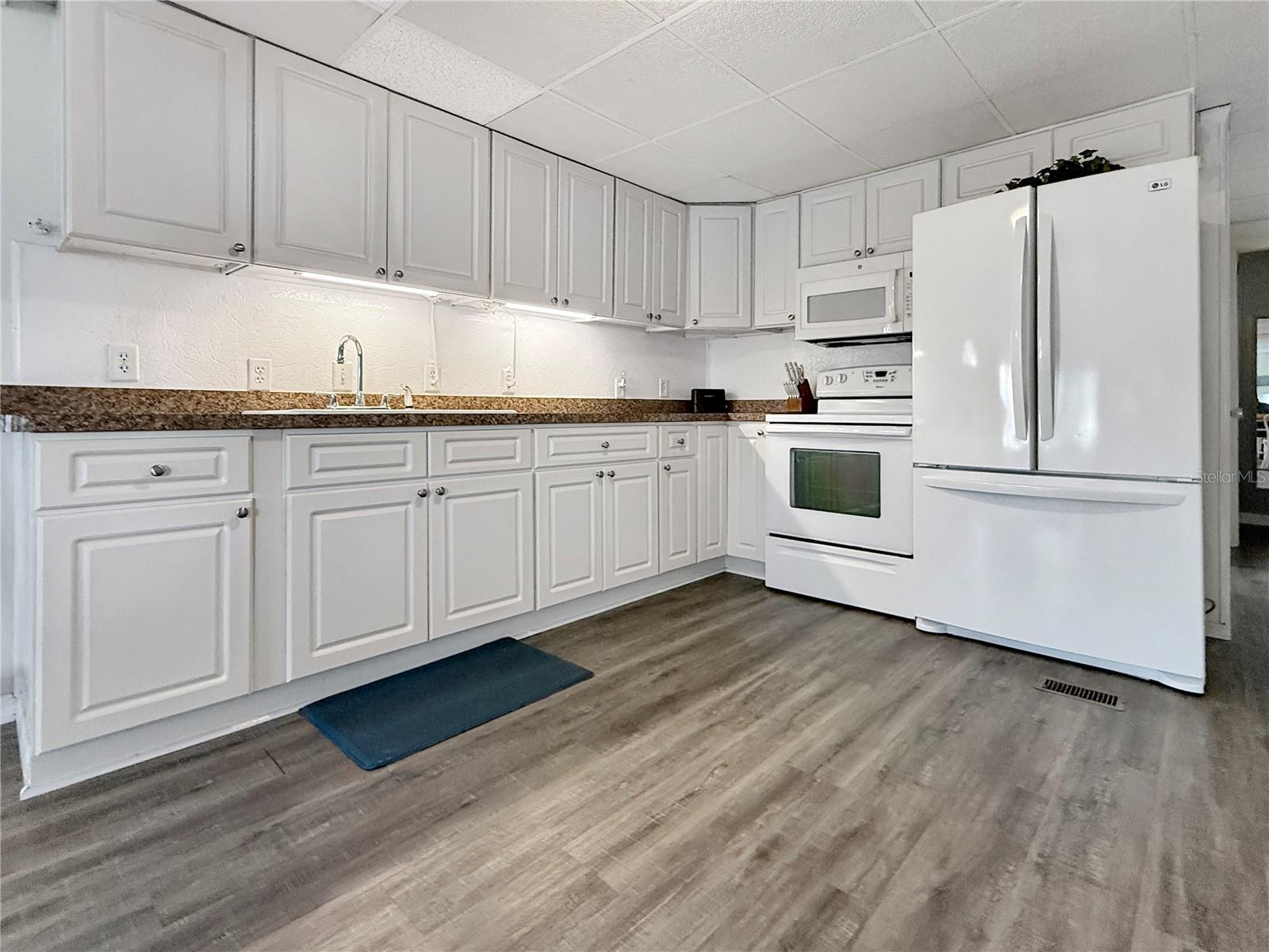 5559 HOLIDAY PARK BLVD — photo 9