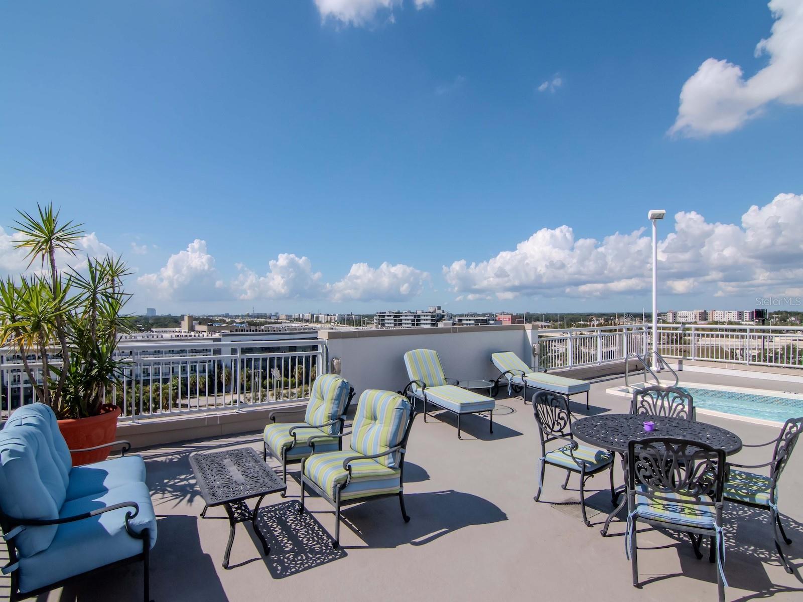 1108 N FRANKLIN ST #605 — photo 40