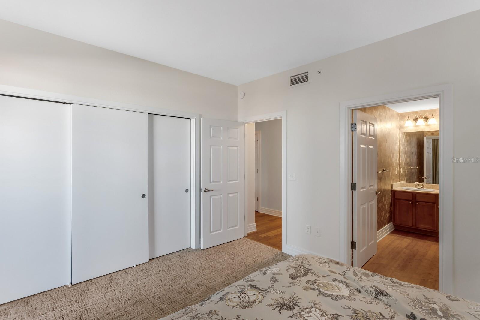 1108 N FRANKLIN ST #605 — photo 24