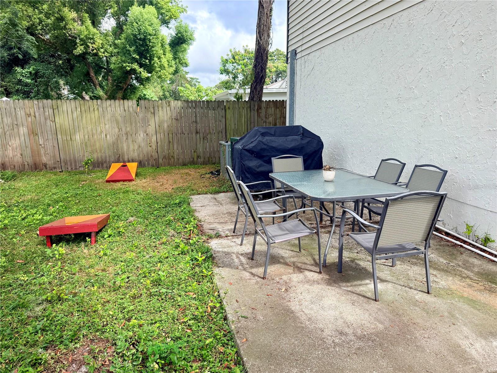 9402 N SEMMES ST — photo 10
