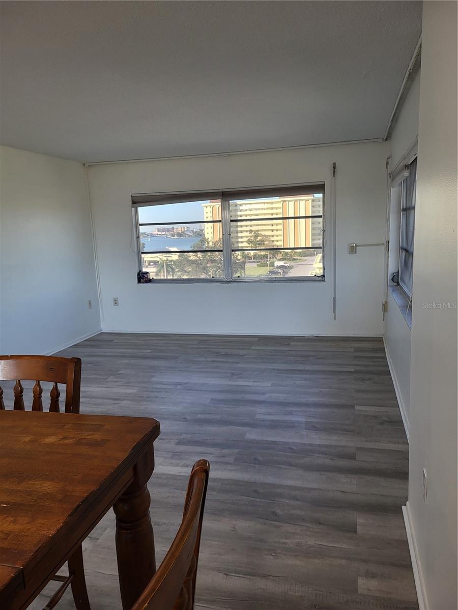 4650 COVE CIR #611 — photo 5