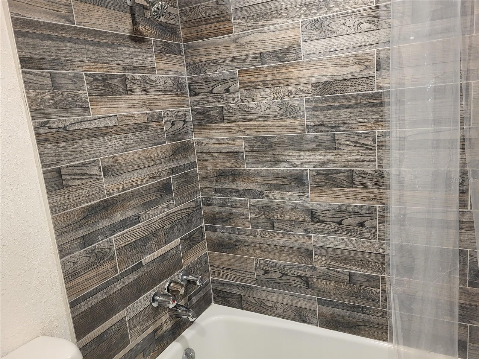 4650 COVE CIR #611 — photo 11