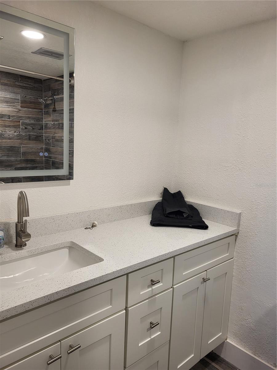 4650 COVE CIR #611 — photo 10