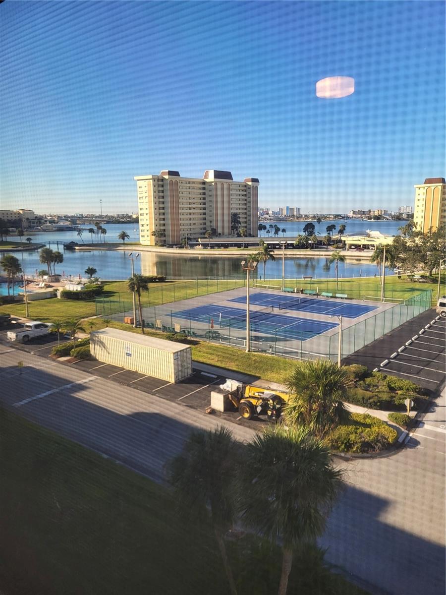 4650 COVE CIR #611 — photo 6