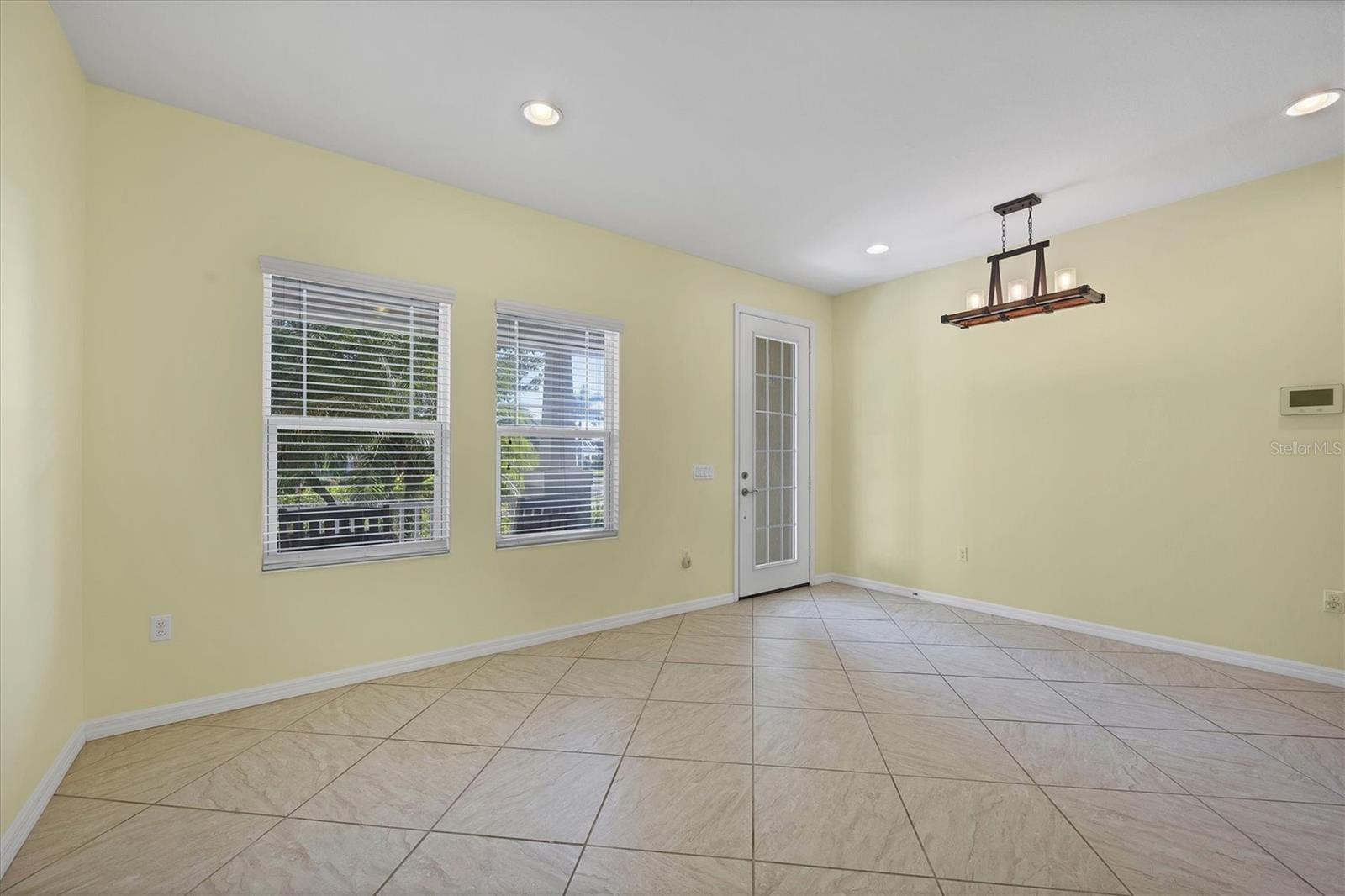 7040 WHITE WILLOW CT — photo 32