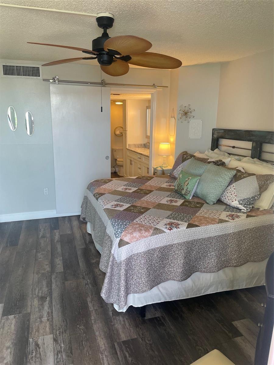 690 ISLAND WAY #1112 — photo 22