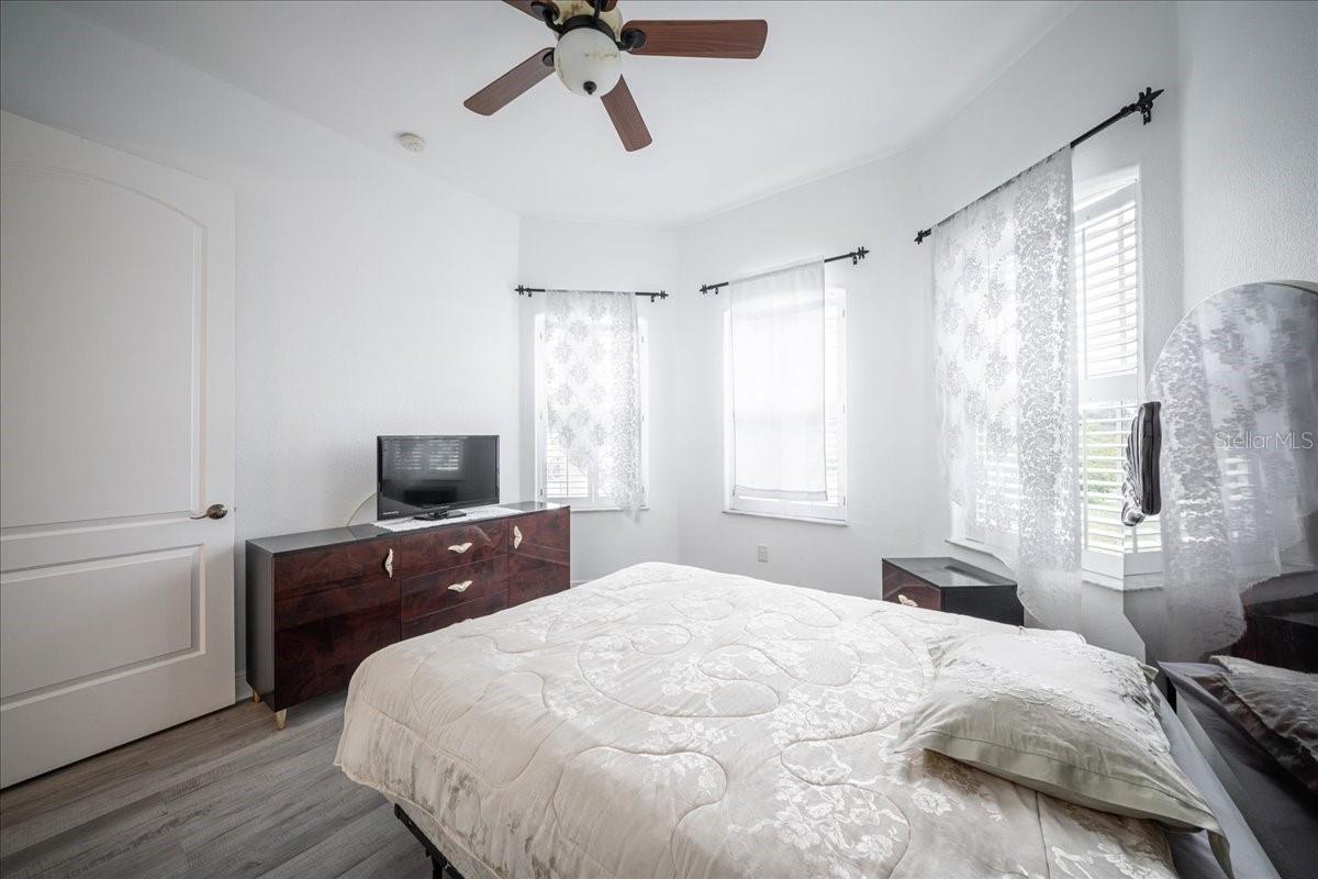 12108 HERNANDO RD — photo 39