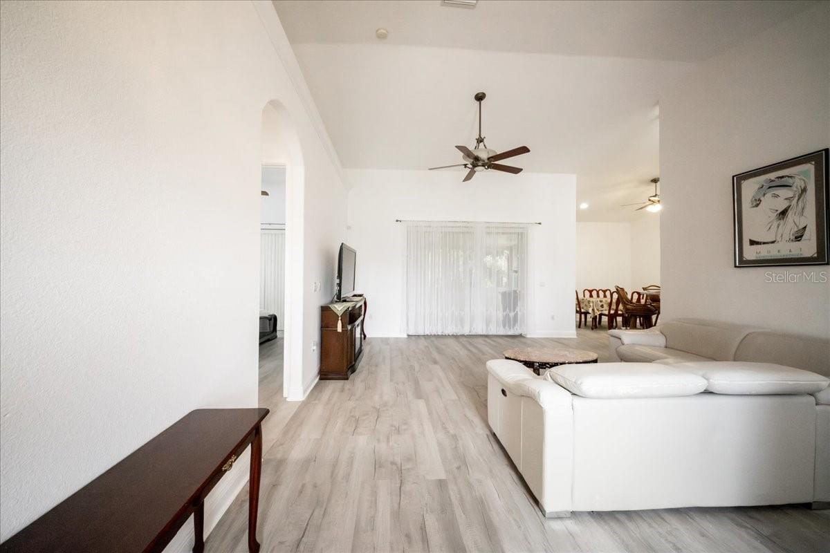 12108 HERNANDO RD — photo 8