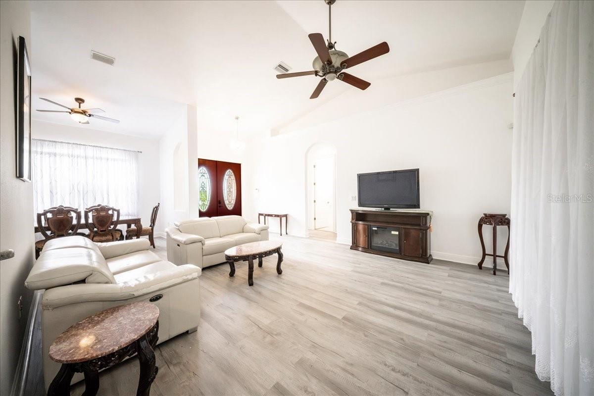 12108 HERNANDO RD — photo 12