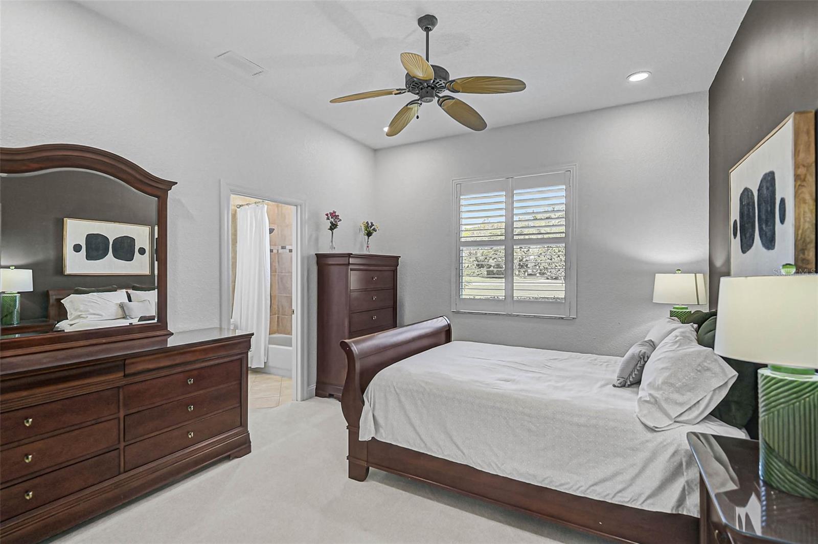 538 DOVE POINTE DR — photo 32