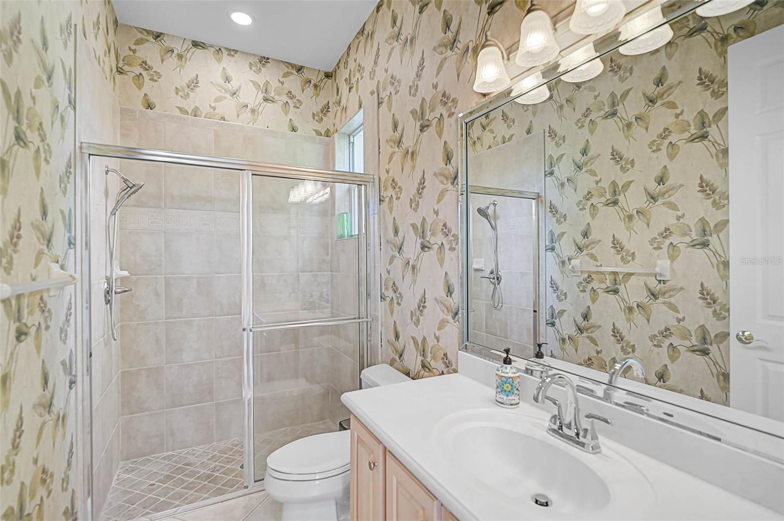 538 DOVE POINTE DR — photo 38