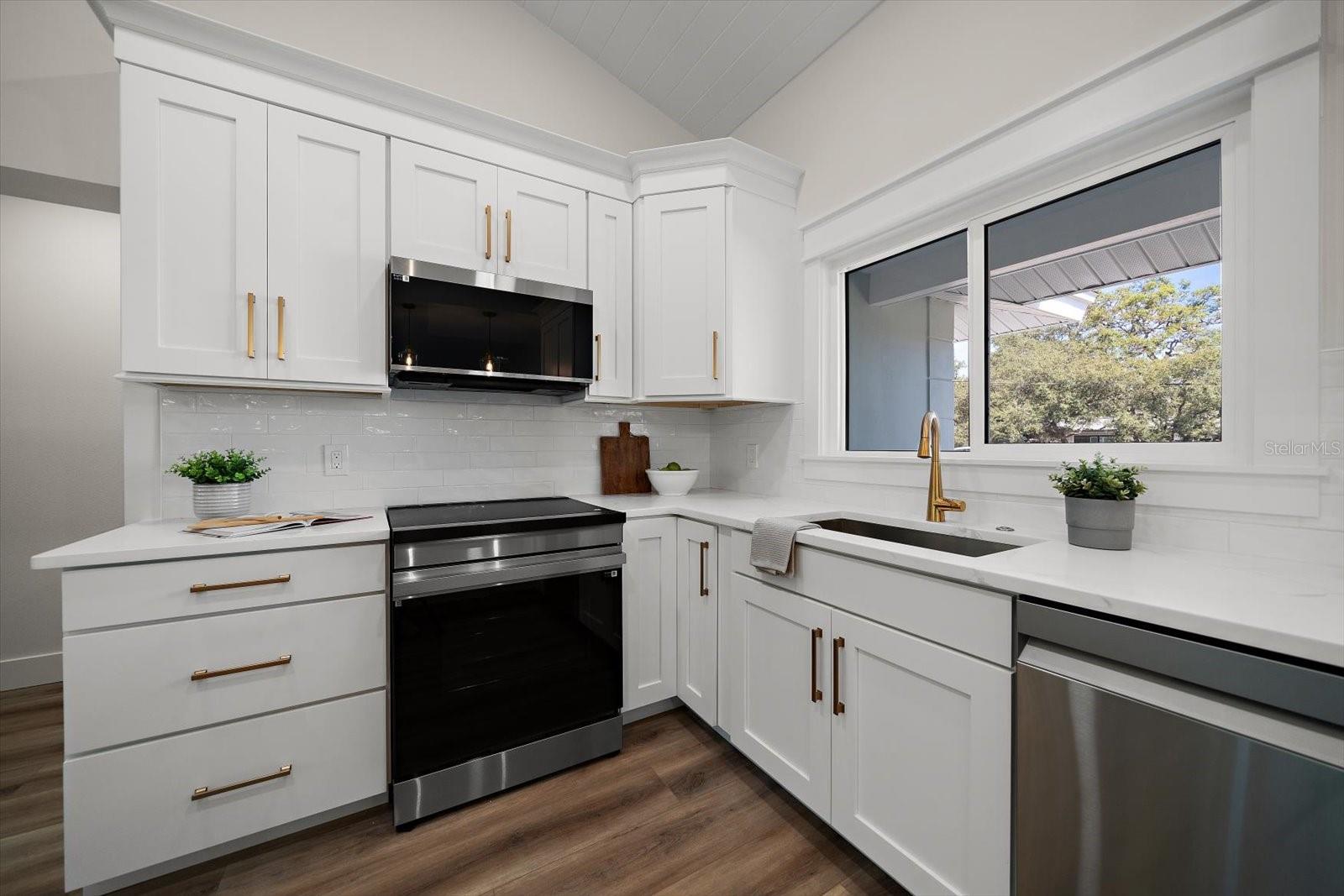 503 POINSETTIA RD — photo 12