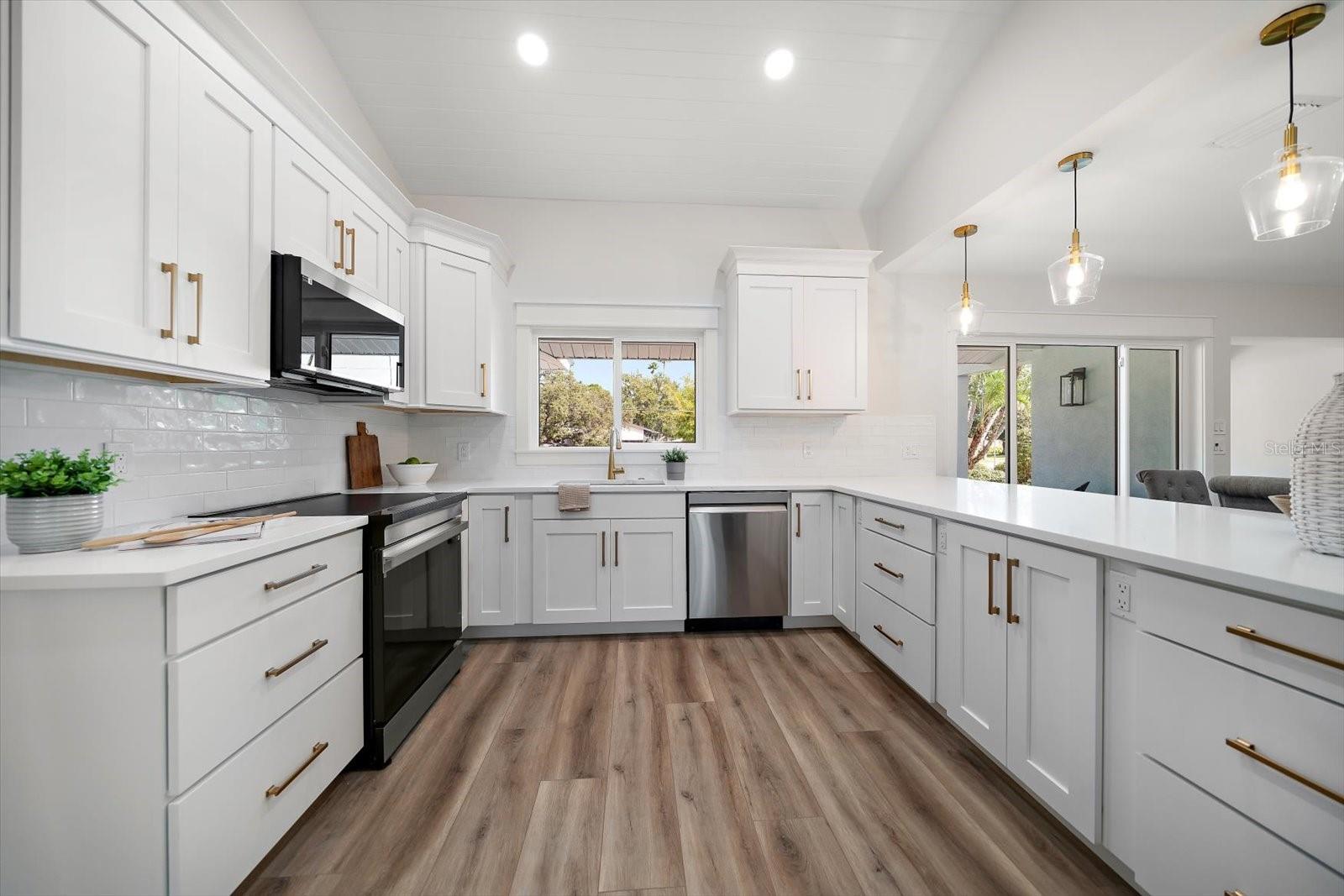 503 POINSETTIA RD — photo 11
