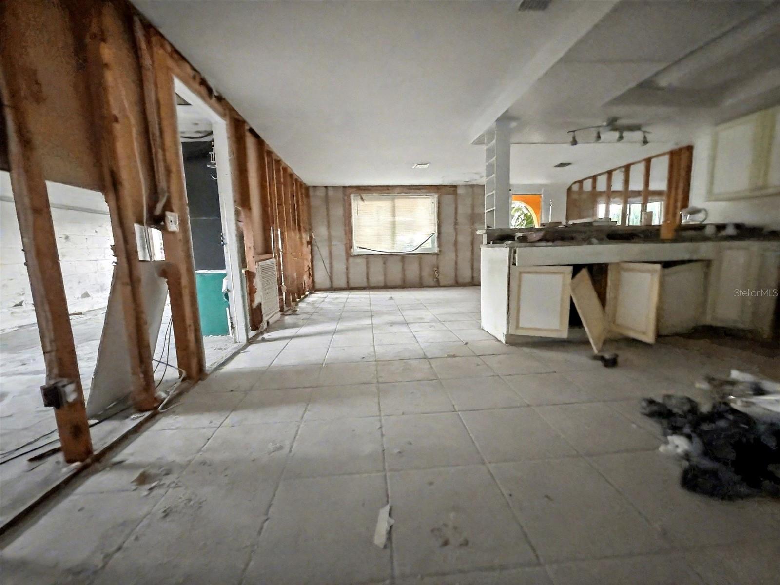 6134 WESTPORT DR — photo 5