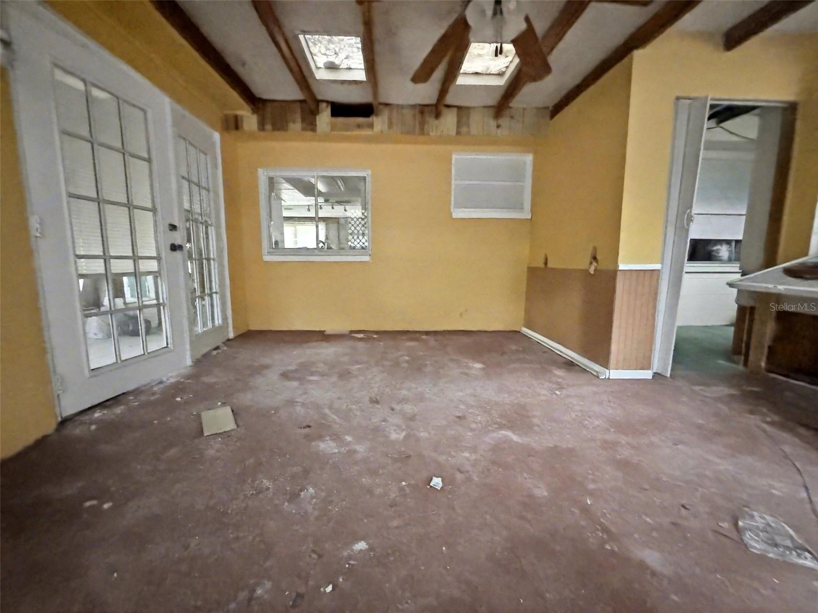 6134 WESTPORT DR — photo 18