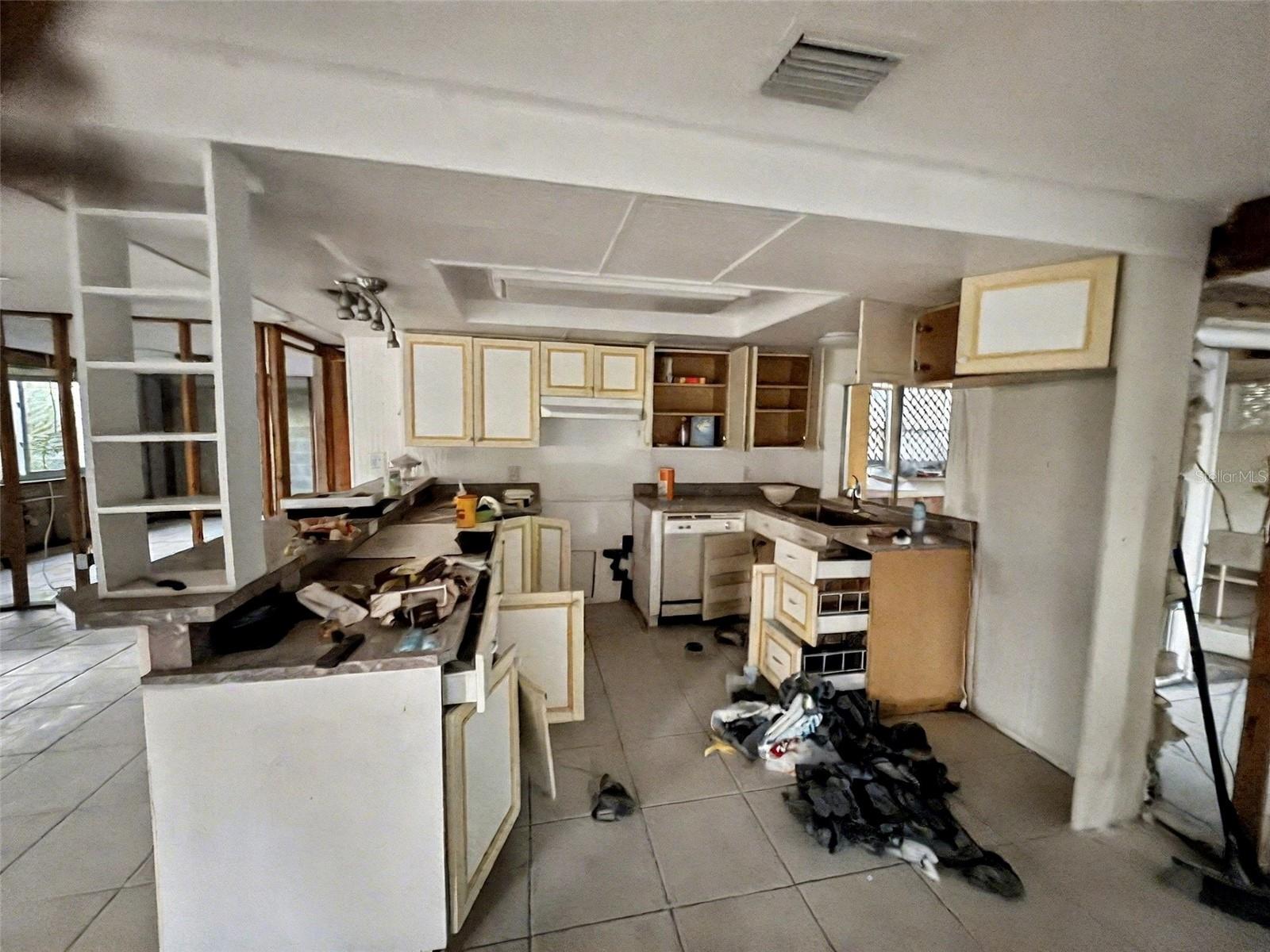6134 WESTPORT DR — photo 4
