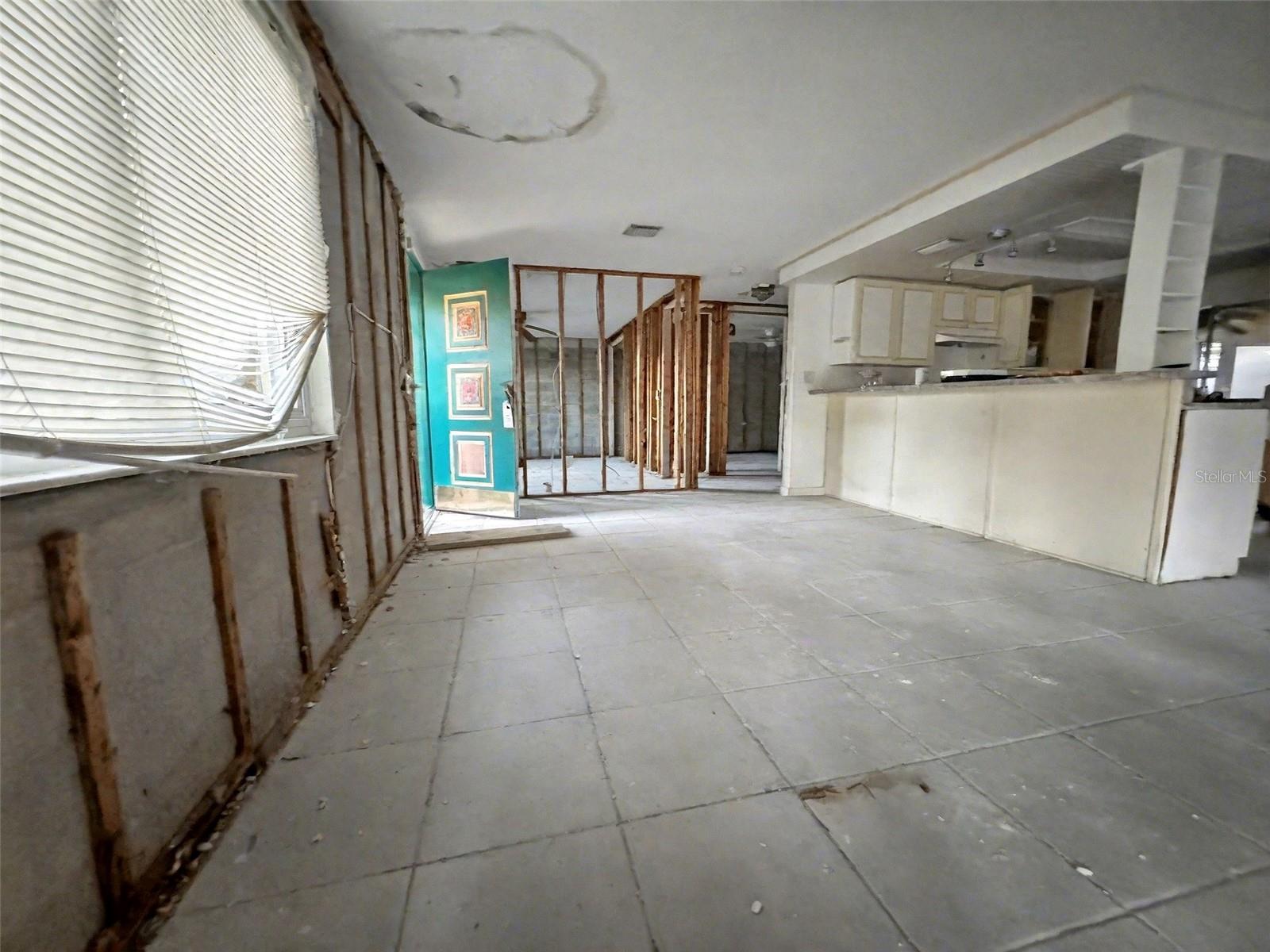 6134 WESTPORT DR — photo 2