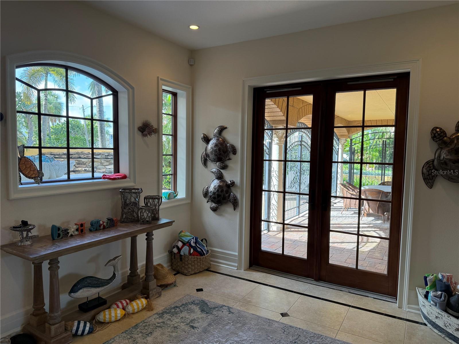 829 BRUCE AVE — photo 3