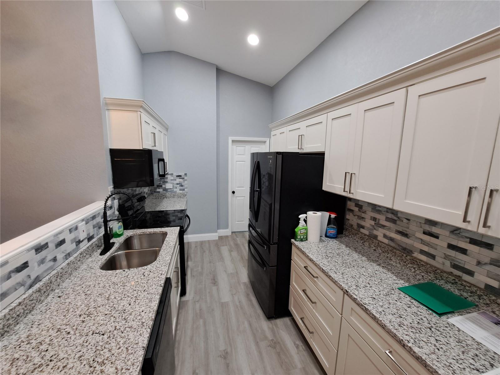 26 CLINTWOOD AVE — photo 20