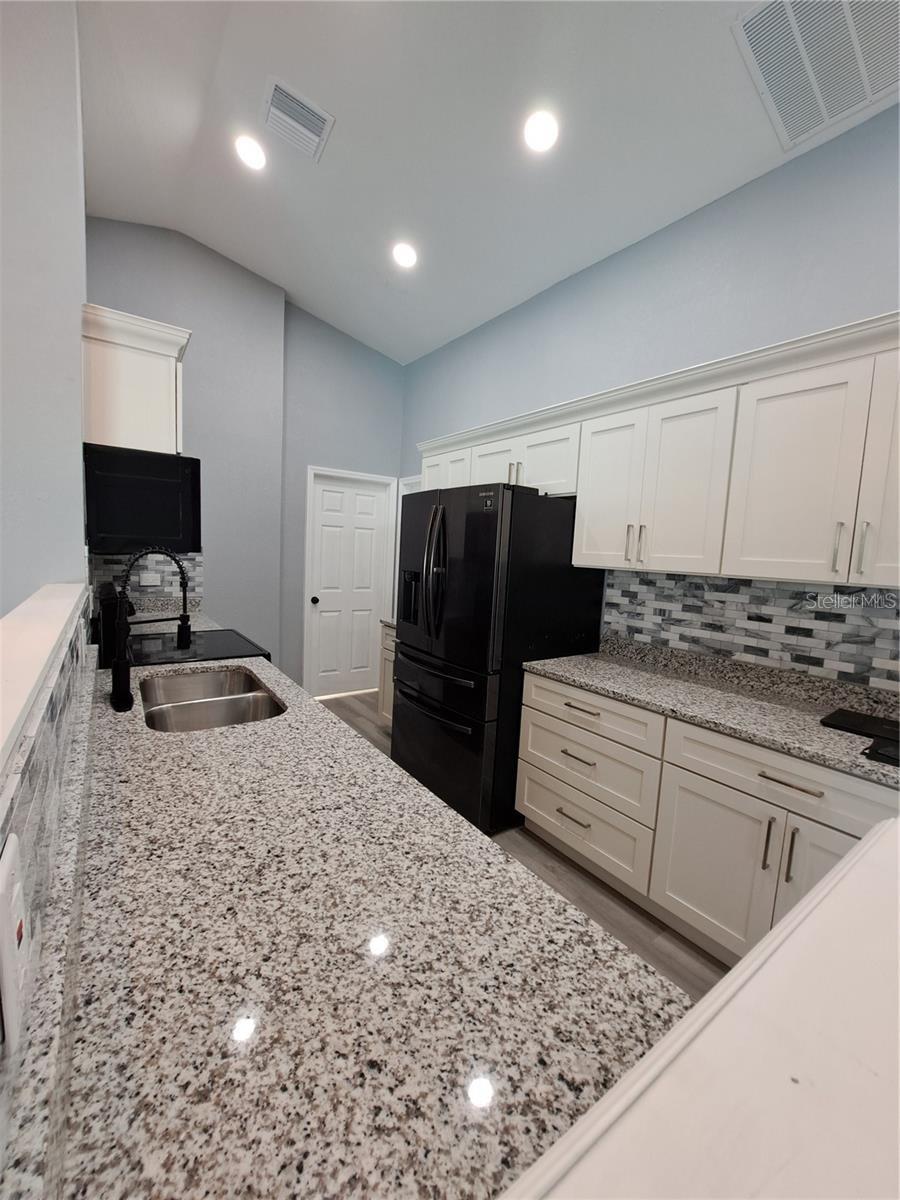 26 CLINTWOOD AVE — photo 22
