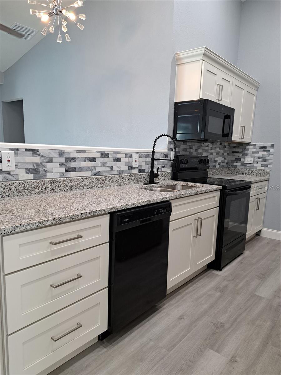 26 CLINTWOOD AVE — photo 16