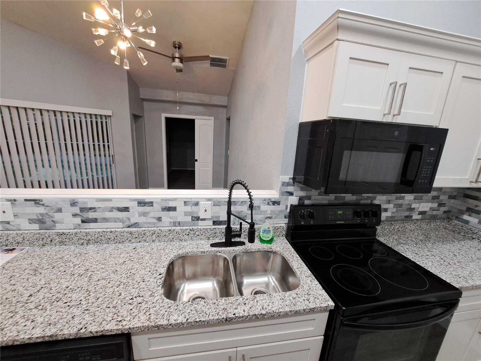26 CLINTWOOD AVE — photo 18