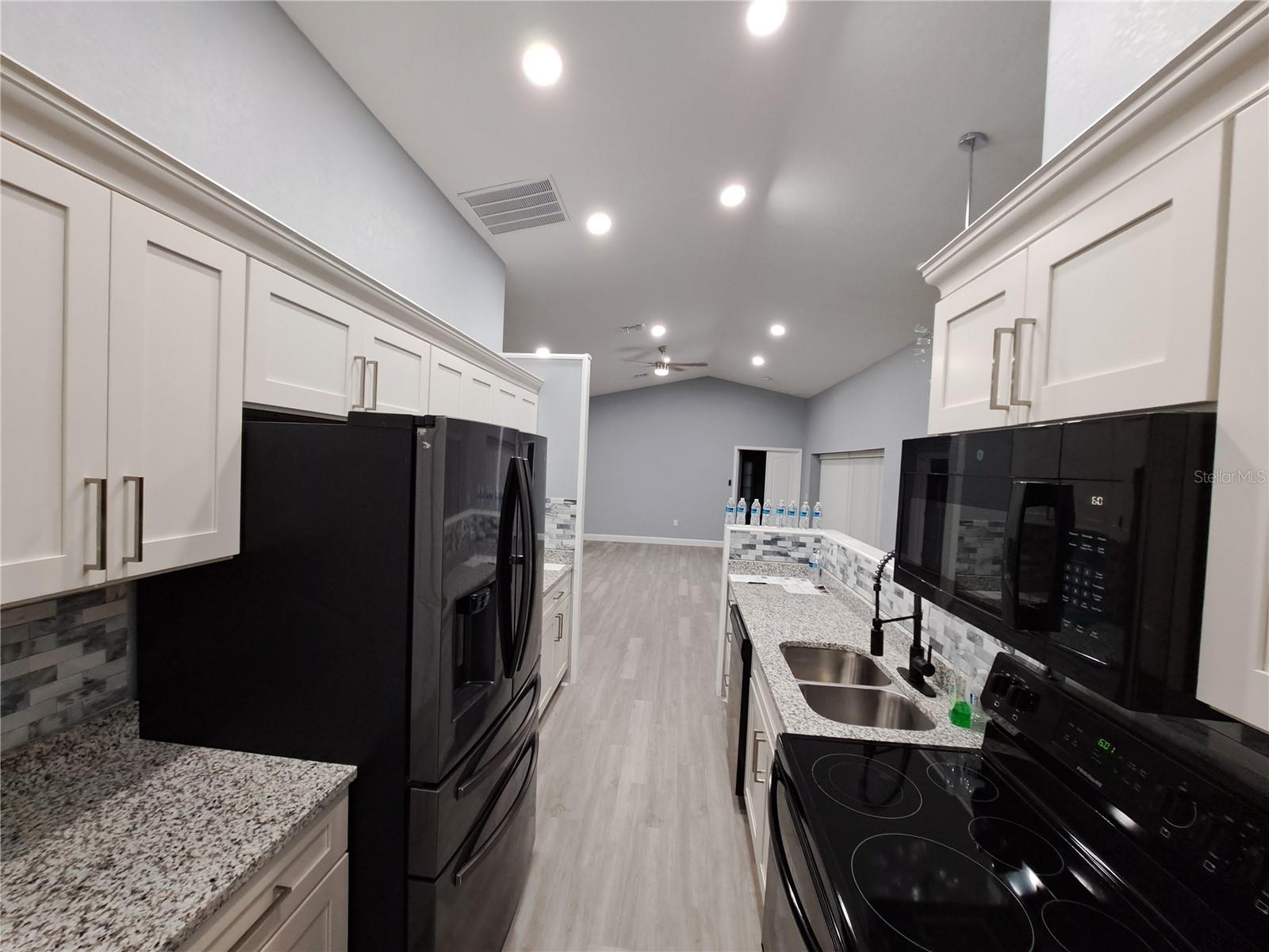 26 CLINTWOOD AVE — photo 21
