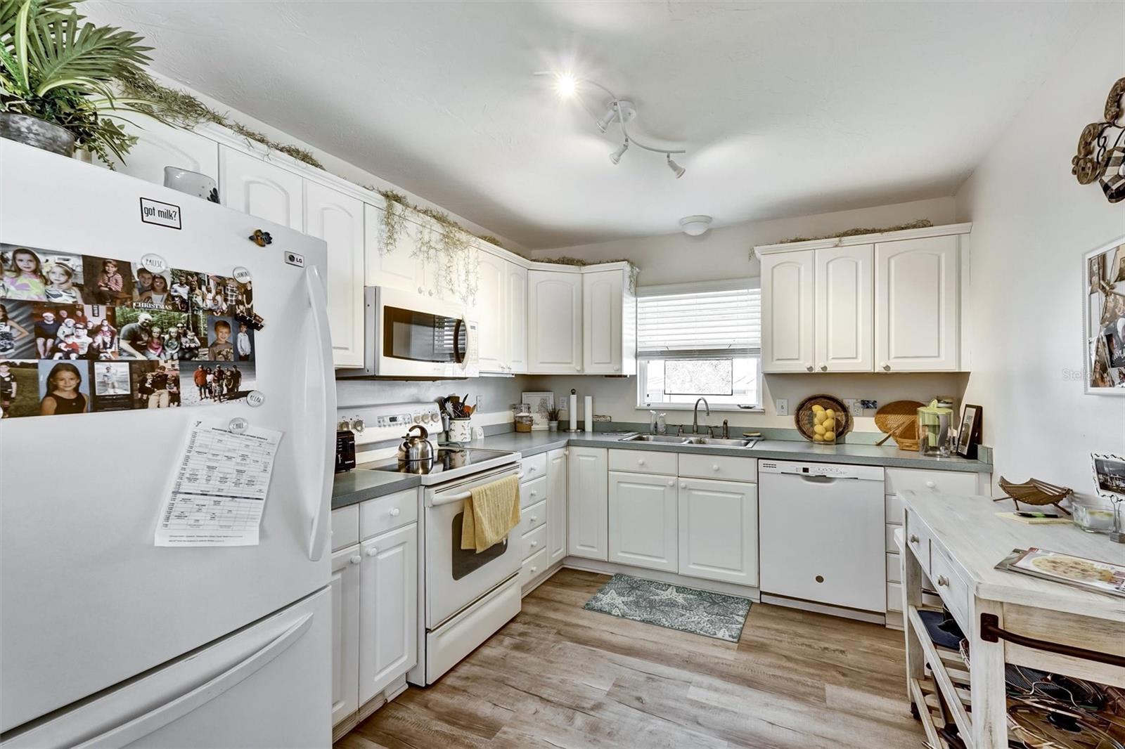 10315 CORTEZ RD W #19H — photo 12