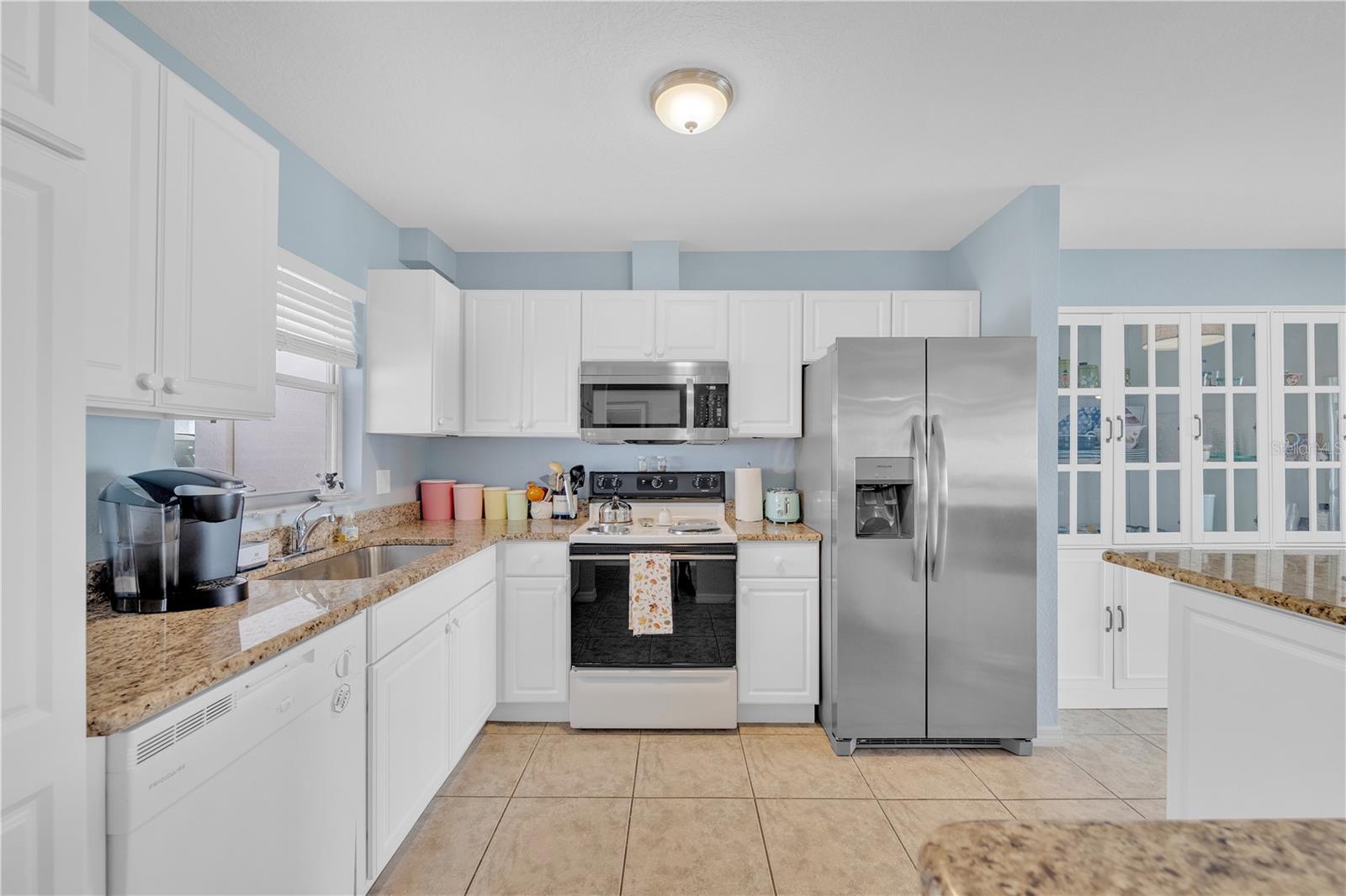 2401 RIVERBLUFF PKWY #V240 — photo 13