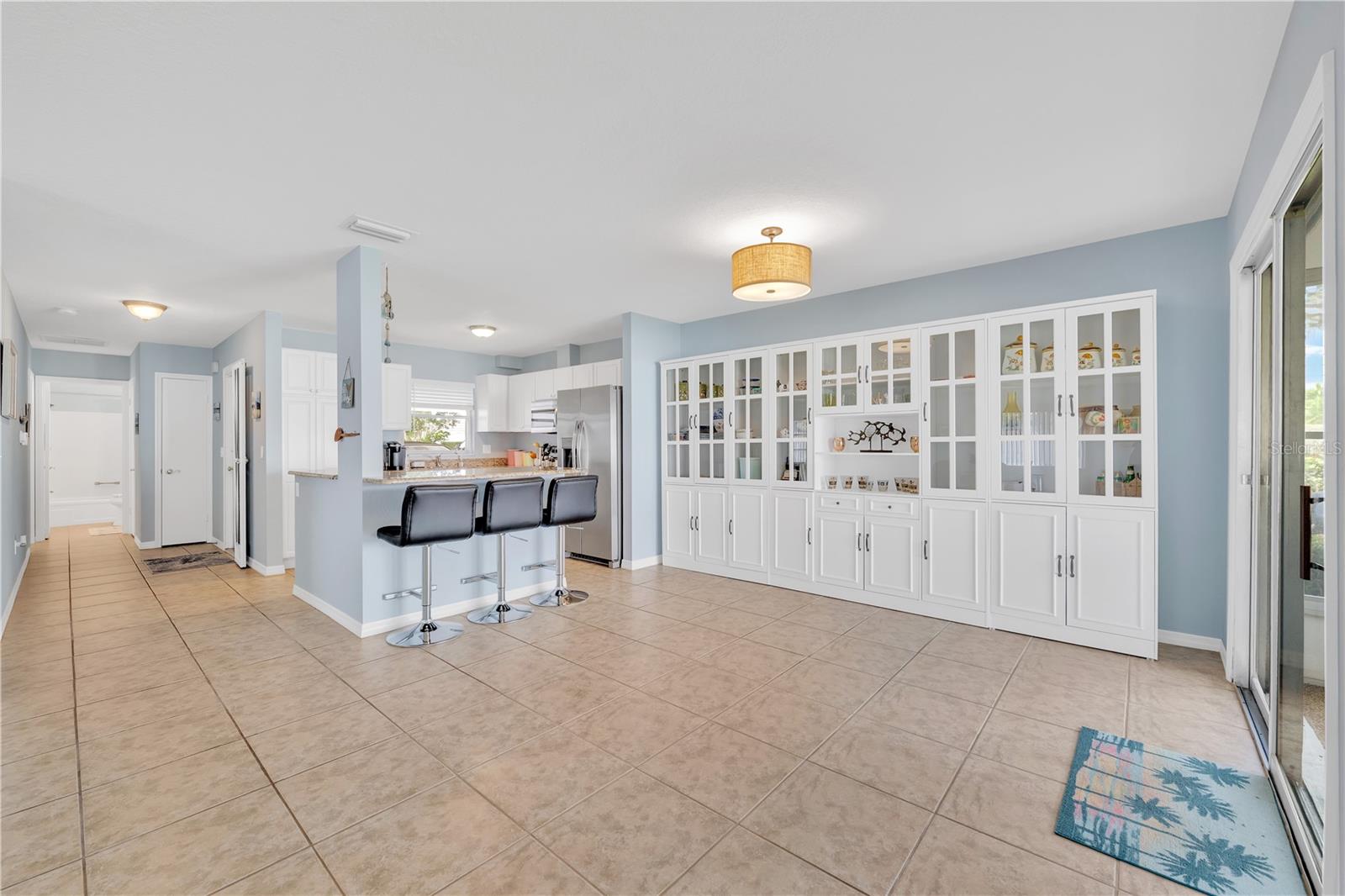 2401 RIVERBLUFF PKWY #V240 — photo 8
