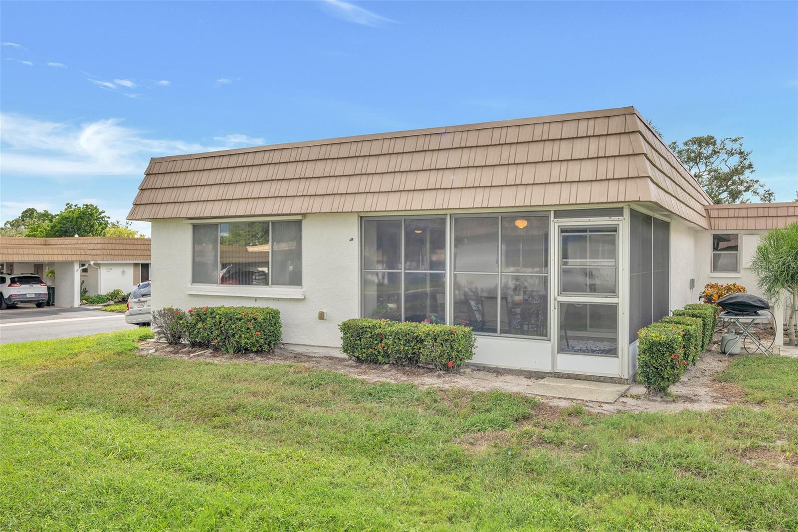 2401 RIVERBLUFF PKWY #V240 — photo 31