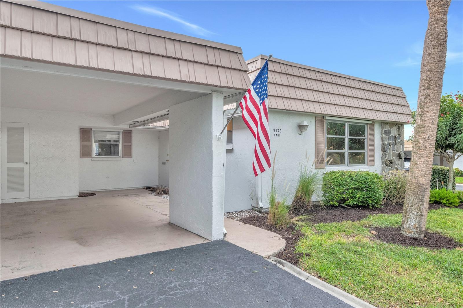 2401 RIVERBLUFF PKWY #V240 — photo 33